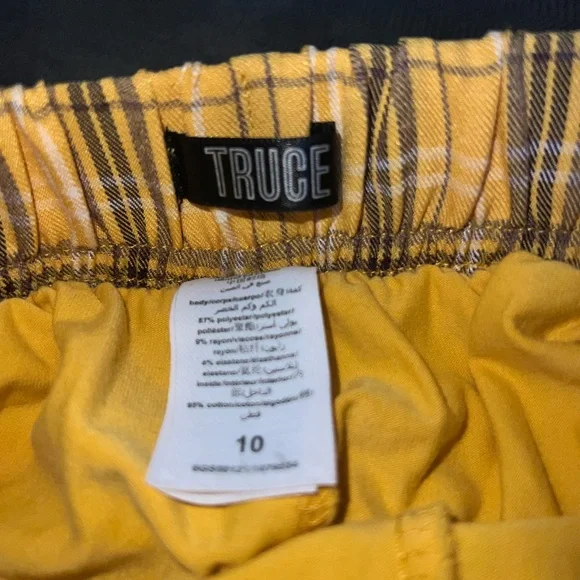 TRUCE Yellow Plaid Girls’ Skirt - Picture 2 of 6